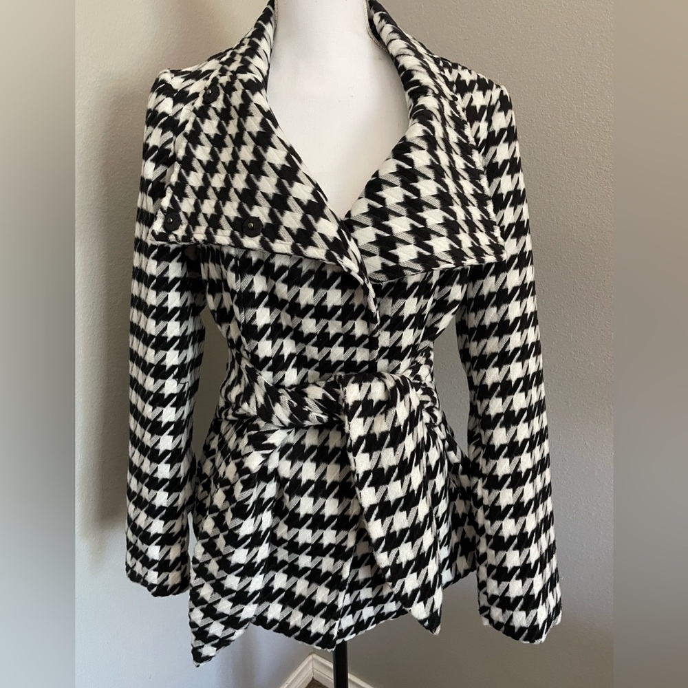 Chic Houndstooth Wrap Jacket - image 1